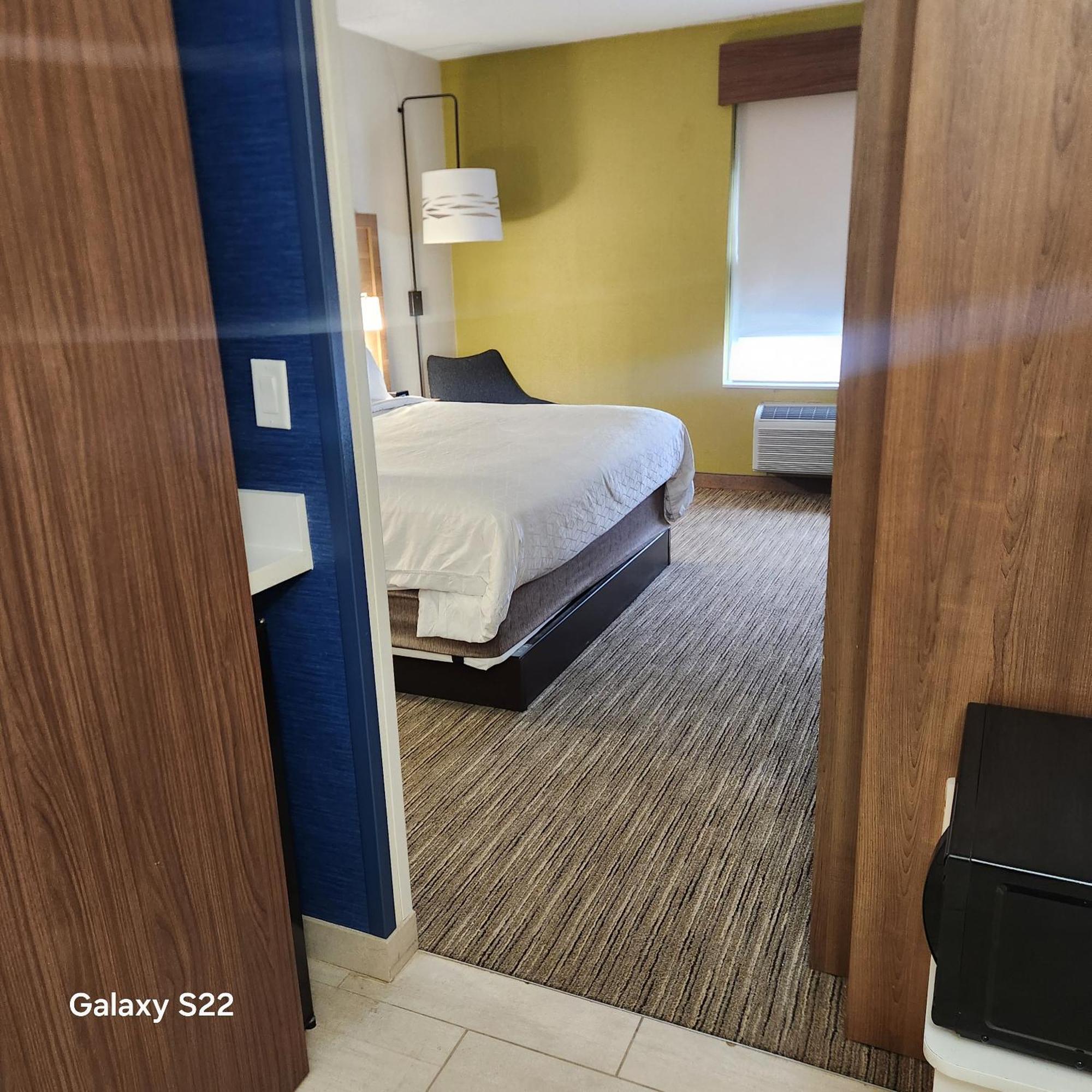Holiday Inn Express Chelmsford By Ihg Zewnętrze zdjęcie